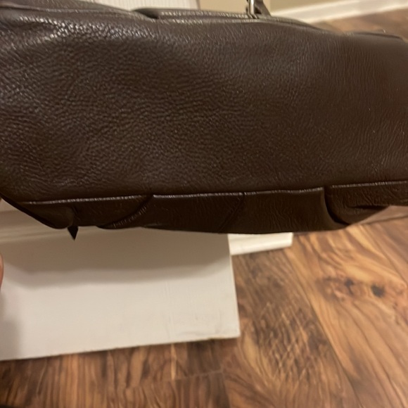 I am selling a coach hand bag - Picture 4 of 10